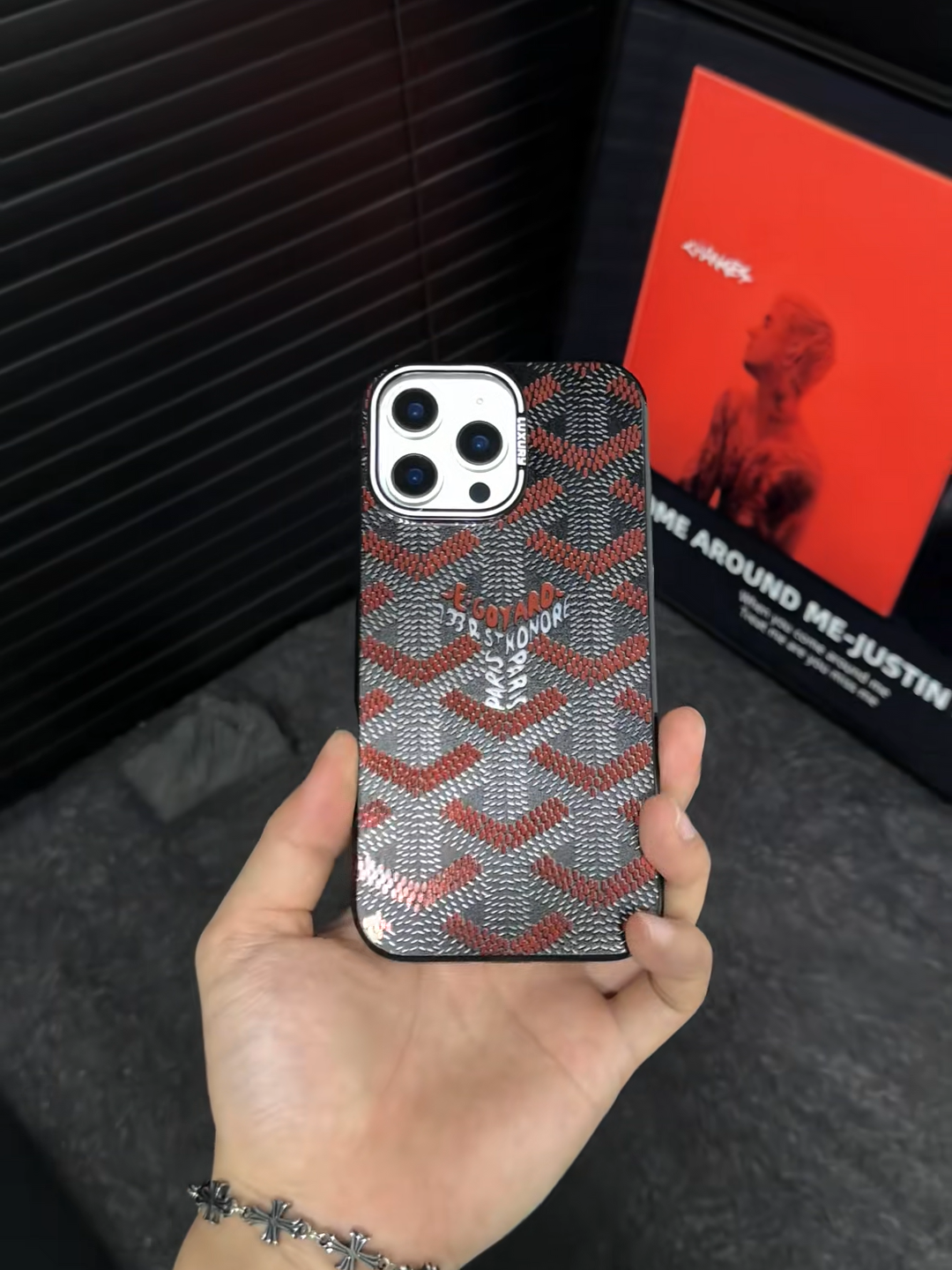 狗牙鐳射磁吸全包手機殼